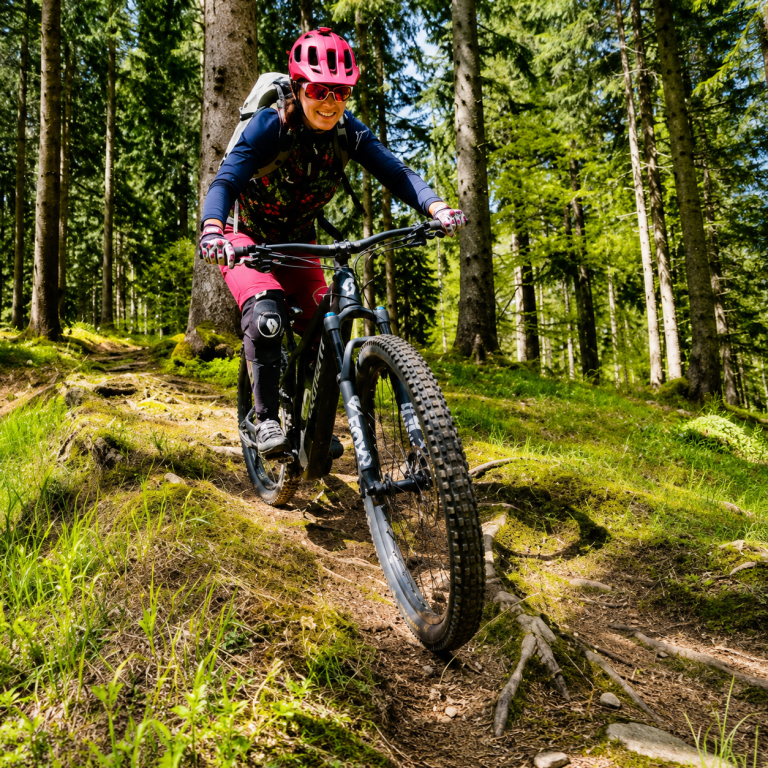 Mountainbike Fahrtechniktraining für Frauen am Samerberg – technische Trails ruhiger fahren