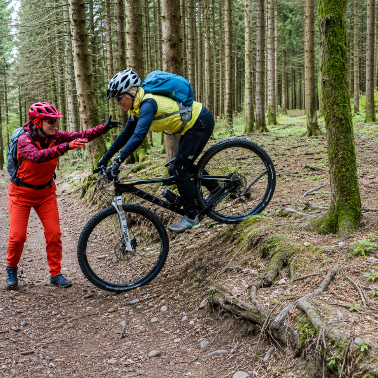 MTB Aufbaukurs für Frauen im Chiemgau – Kurventechnik, Bremssicherheit und mehr Trail-Flow